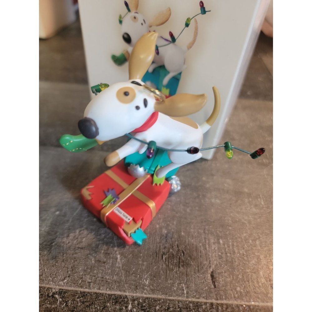 Hallmark 2008 bad to the bone ornament Xmas Decor magic dog